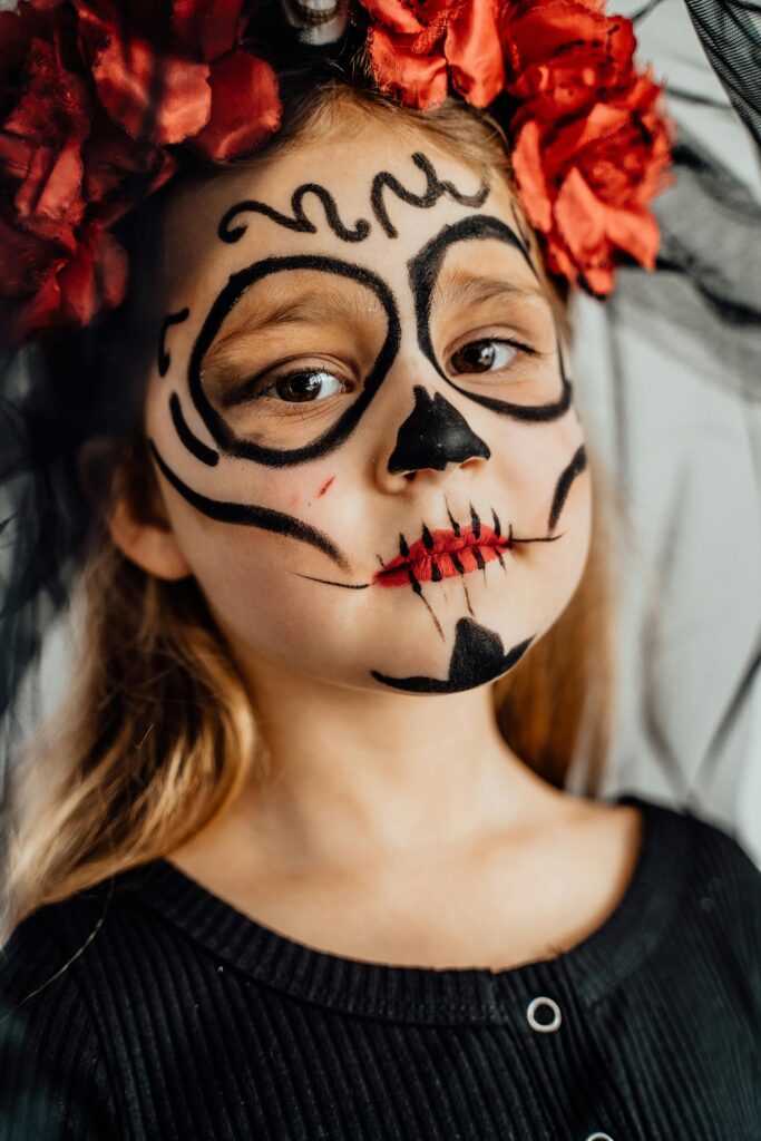 halloweenská maska ve stylu Día de los Muertos