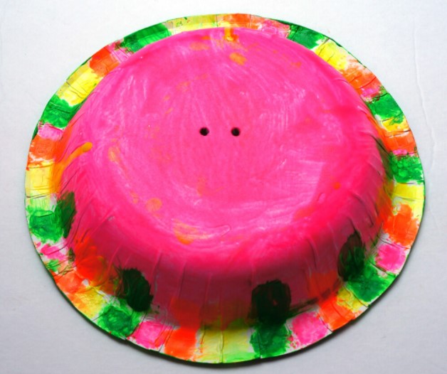 Tvoření s dětmi: pomalovaný talíř na medúzu